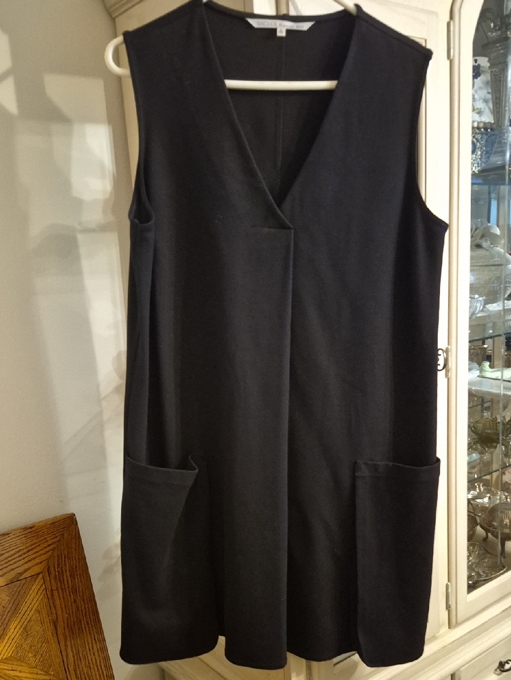 RACHEL Rachel Roy Black Sleeveless V-Neck Shift Dress with Pockets